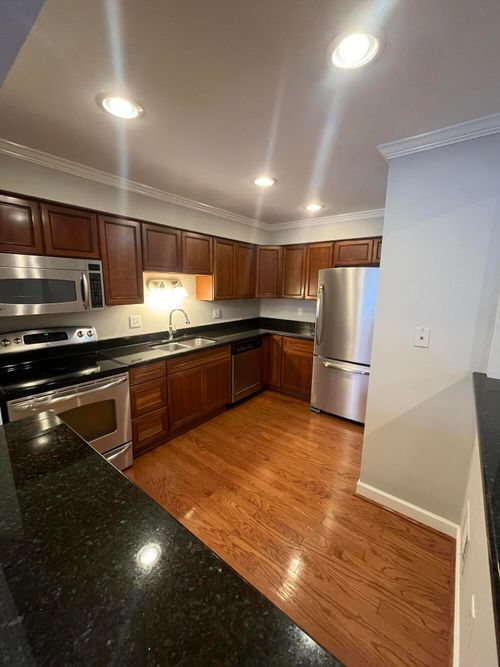 apt-1-1935 Axtell Dr, Troy, MI, 48084-4429 | Card Image