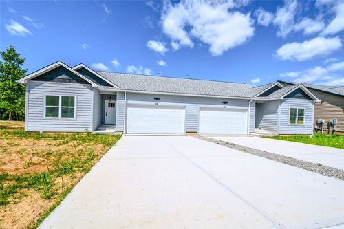 685 Waldsmith Way, Vandalia, OH, 45377-8606 | Card Image