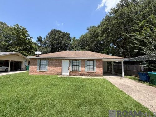 223 Pinoak St, Denham Springs, LA, 70726-4621 | Card Image