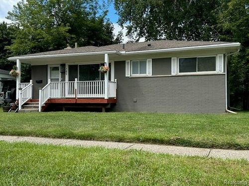 743 E Summit St, Milford, MI, 48381-1678 | Card Image