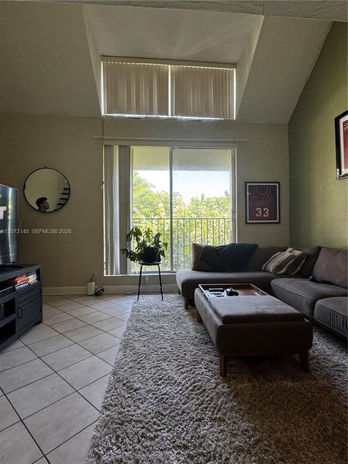 a403-6900 N Kendall Dr, Pinecrest, FL, 33156-1543 | Card Image