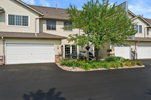 2415 Fox River Pkwy, Waukesha, WI, 53189-7782 | Card Image