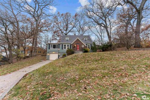 2019 11th Street Pl, East Moline, IL, 61244-2206 | Card Image