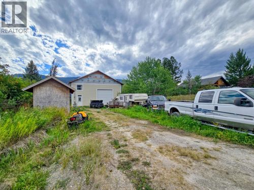 4772 Crescentwood Drive, Edgewater, BC, V0A1E0 | Card Image