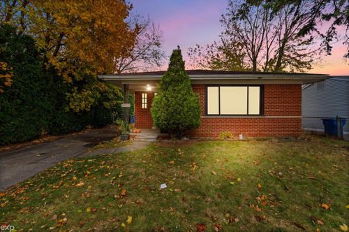 21746 Wellington Ave, Warren, MI, 48089-2825 | Card Image