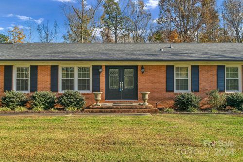 3704 Pinecrest Drive, Gastonia, NC, 28056 | Card Image