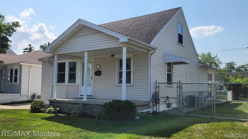12949 Walnut St, Southgate, MI, 48195-1163 | Card Image