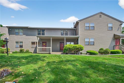 403 Pinewood Dr, Smithfield, RI, 02917-3123 | Card Image