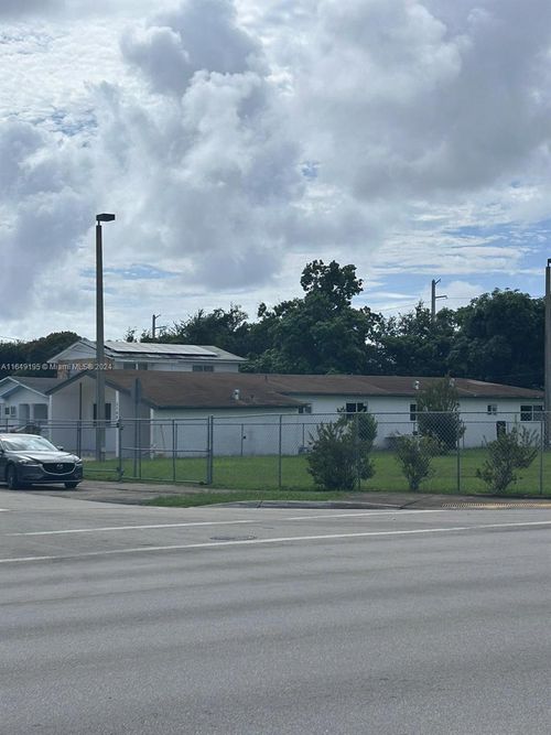2180 Nw 59th St, Miami, FL, 33142-7821 | Card Image