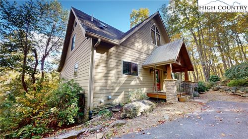 811 Hemlock Dr, Newland, NC, 28657-8805 | Card Image