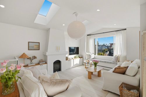 863 Lee St, White Rock, BC, V4B4N7 | Card Image