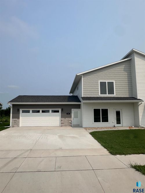 220 Ivy Ln Lane, Crooks, SD, 57020 | Card Image