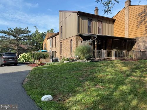 71 Burning Tree Ln, READING, PA, 19607-3402 | Card Image