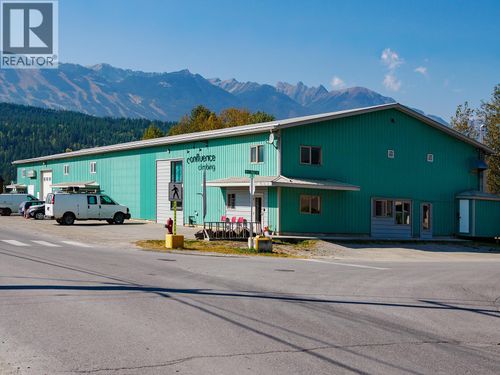 819 9th St N, Golden, BC, V0A1H2 | Card Image