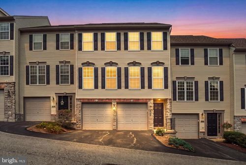 142-2705 Equestrian Dr, YORK, PA, 17402-8533 | Card Image