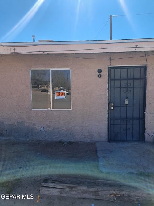 623 Davis St Ne, Fabens, TX, 79838 | Card Image