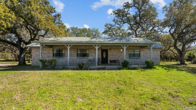 193 Pr 6708, Home with 3 bedrooms, 2 bathrooms and null parking in Natalia TX | Image 2