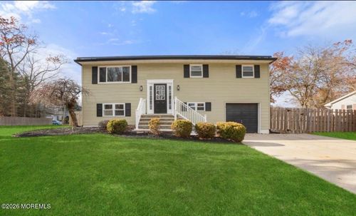 112 Manhattan St, Jackson, NJ, 08527-2537 | Card Image