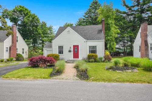28 Ziegler Ave, Poughkeepsie, NY, 12603-3107 | Card Image