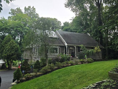 9 Hillsview Rd, Stony Brook, NY, 11790-1609 | Card Image