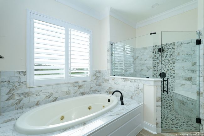 22718 Fossil Peak, House other with 4 bedrooms, 5 bathrooms and null parking in San Antonio TX | Image 18