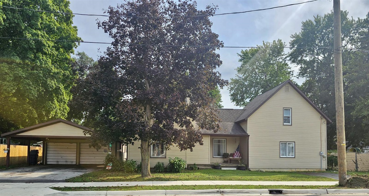 Linden St, Hartford, MI 49057