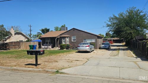 9820 Greenacres Dr, Bakersfield, CA, 93312 | Card Image