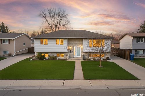 1347 Princess Cres N, Moose Jaw, SK, S6H6V7 | Card Image