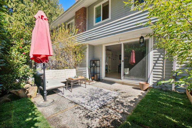 4605 Hoskins Road, Townhouse with 3 bedrooms, 2 bathrooms and 1 parking in North Vancouver BC | Image 5