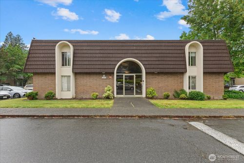 819-11006 Ne 68th St, Kirkland, WA, 98033-7161 | Card Image
