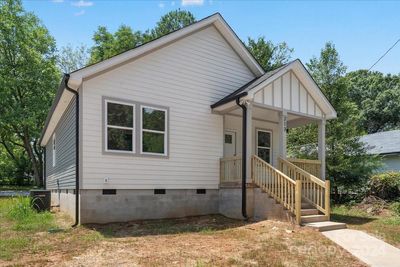 213 W Shannonhouse Street, House other with 3 bedrooms, 2 bathrooms and null parking in Shelby NC | Image 3