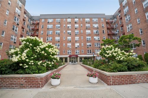 7t-3 Sadore Ln, Yonkers, NY, 10710-4770 | Card Image