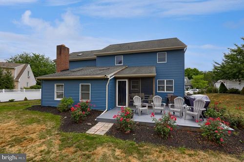323 Knights Bridge Way, Lititz, PA, 17543-8593 | Card Image