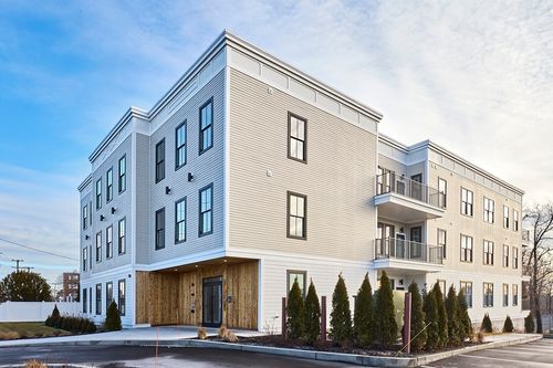 105-105 Sea St, Quincy, MA, 02169-2572 | Card Image