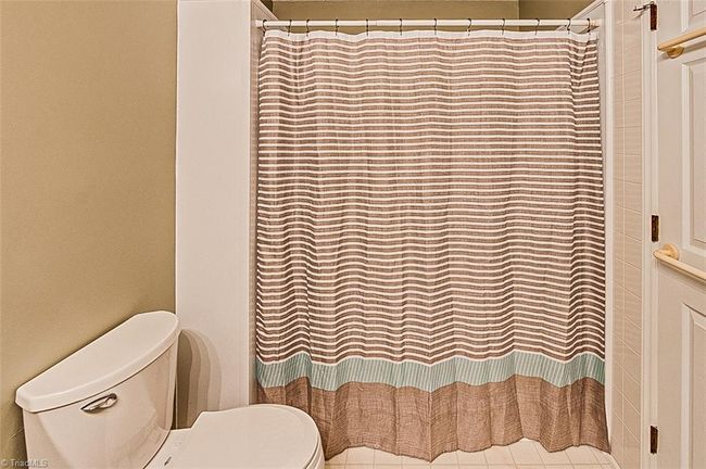 Primary Bathroom | Image 20