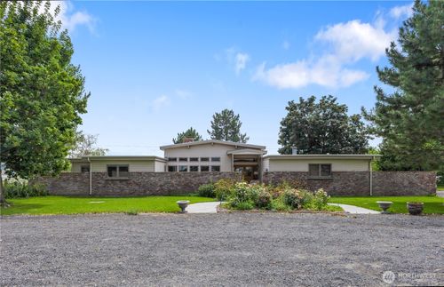 4872 Road 6.5 Ne, Moses Lake, WA, 98837-8930 | Card Image
