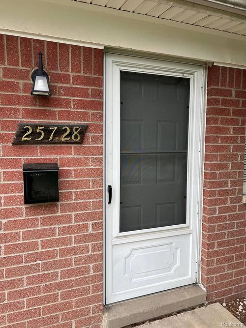 25728 Amherst St, Dearborn Heights, MI, 48125-1743 | Card Image
