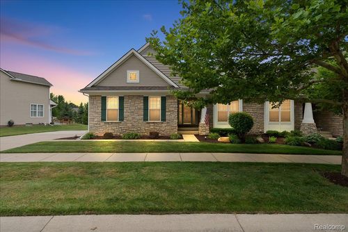 26668 Wilton Court, Lyon Charter Township, MI, 48165 | Card Image