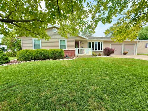 213 Floral Dr, Hillsboro, KS, 67063-1324 | Card Image