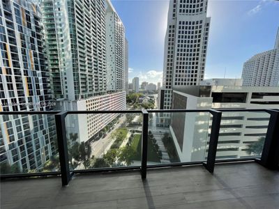 909 - 68 Se 6th St, Condo with 2 bedrooms, 2 bathrooms and null parking in Miami FL | Image 2