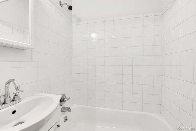3164 Hanley St, Home with 0 bedrooms, 4 bathrooms and null parking in Hamtramck MI | Image 7