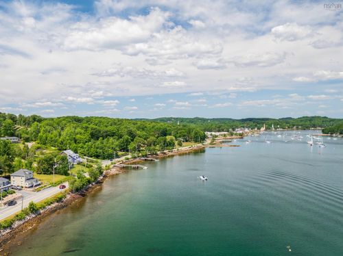 958 Main St, Mahone Bay, NS, B0J2E0 | Card Image