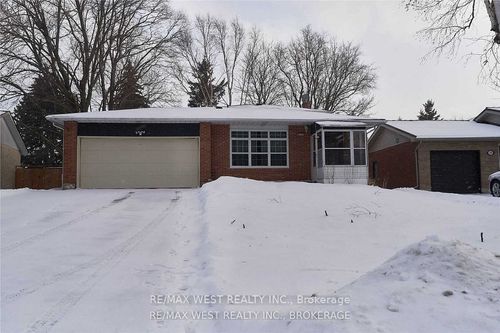 323 Centre St, Shelburne, ON, L9V2Y6 | Card Image