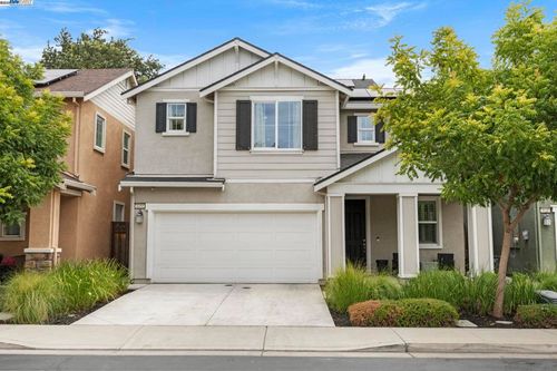 4450 Oakfield Dr, Stockton, CA, 95210-4526 | Card Image