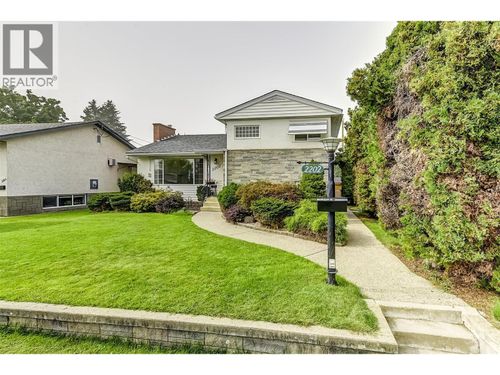 2202 Aberdeen St, Kelowna, BC, V1Y2T4 | Card Image