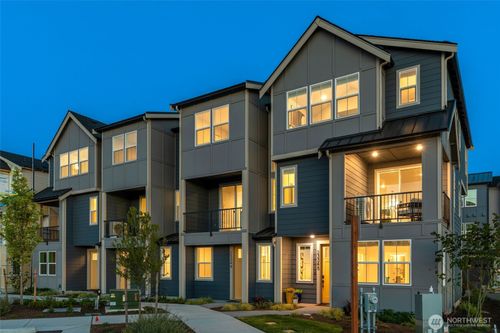 12-23346 Franklin Cir, Black Diamond, WA, 98010-9520 | Card Image