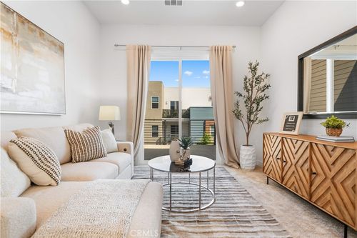 189 Sash, Irvine, CA, 92618-1456 | Card Image