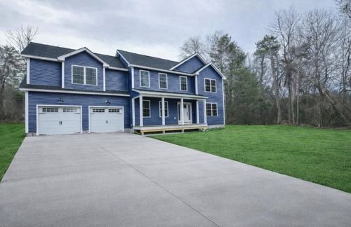 19 Mammoth Rd, Hooksett, NH, 03106-1150 | Card Image