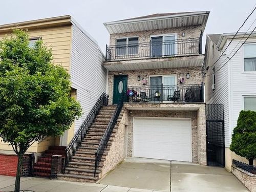 apt-2-511 17th St, Union City, NJ, 07087-6884 | Card Image