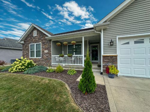 16 Hoosier Heights Dr, Batesville, IN, 47006-9117 | Card Image